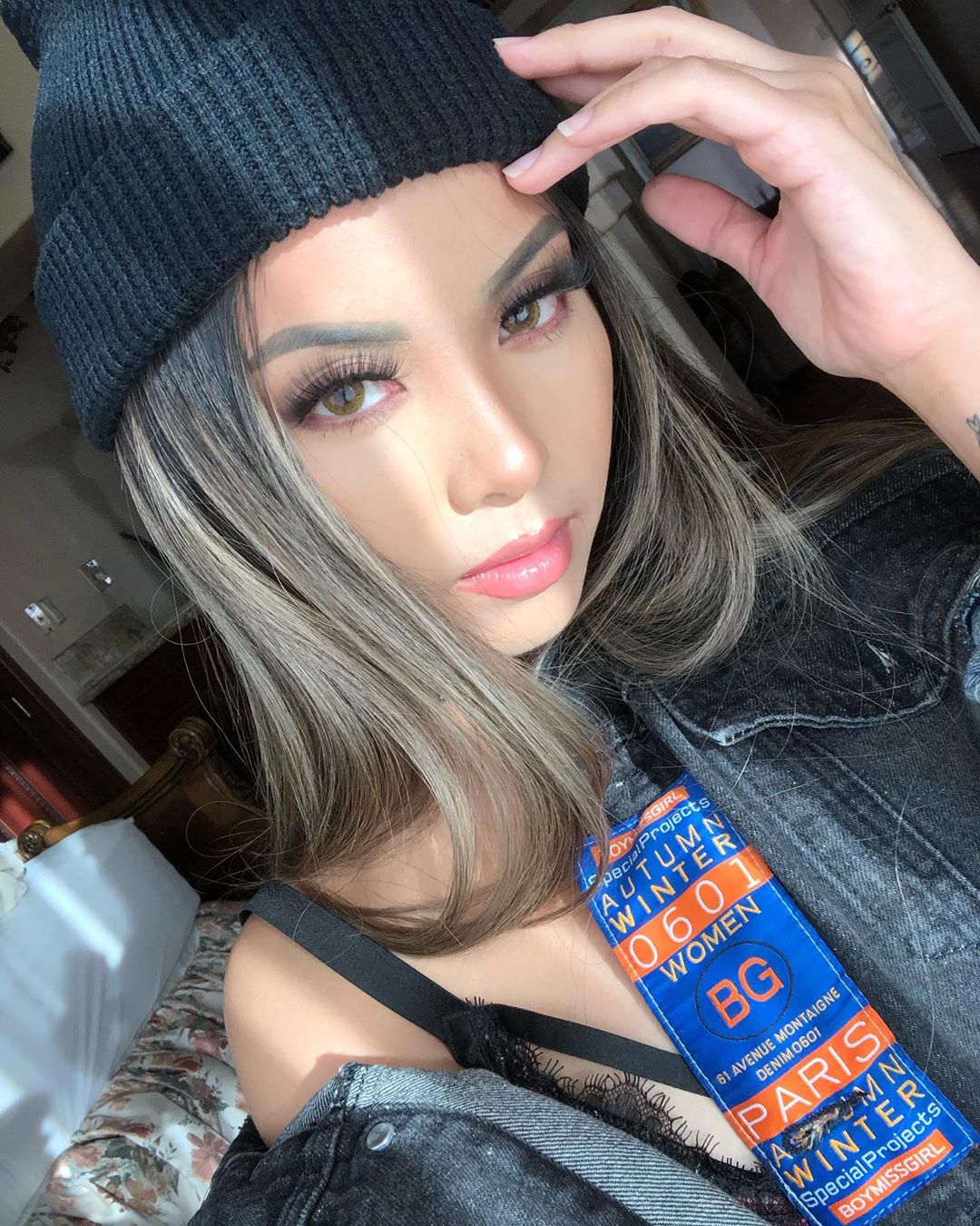 4 Tone Honey Colored Contacts - Image 7
